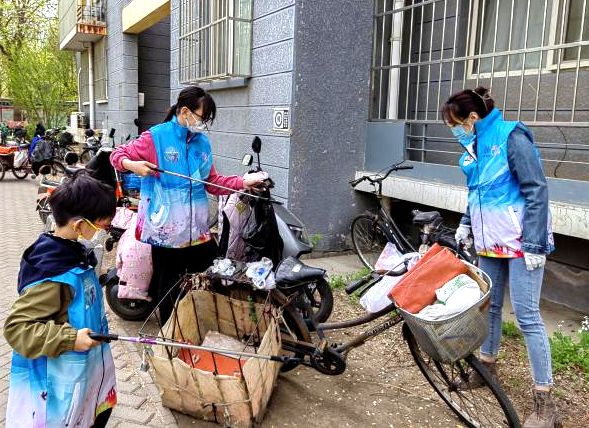 口的“爆改”打造多彩龙腾苑六区社区k8凯发一触即发“六色助力”！家门(图3)
