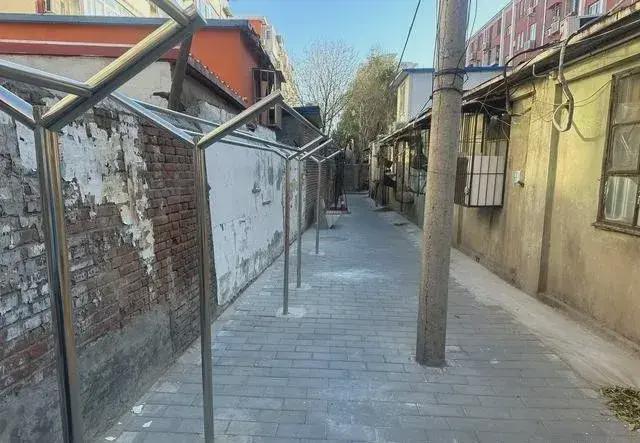 乱建居民想提升小区环境的愿望实现了凯发K8国际拆除700平方米私搭(图2)