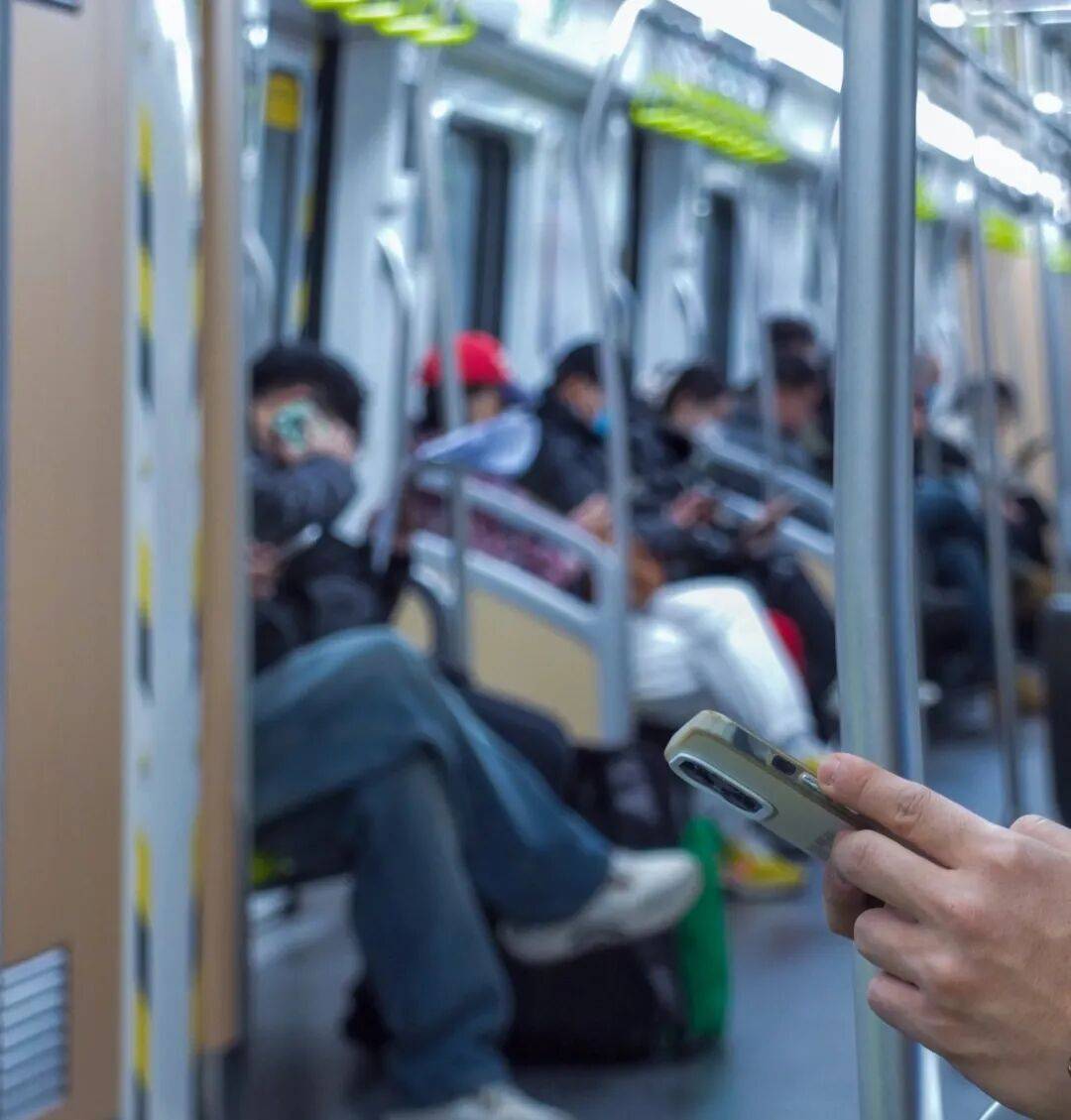 果我一点也不想买假装挤爆牙膏的苹(图2)